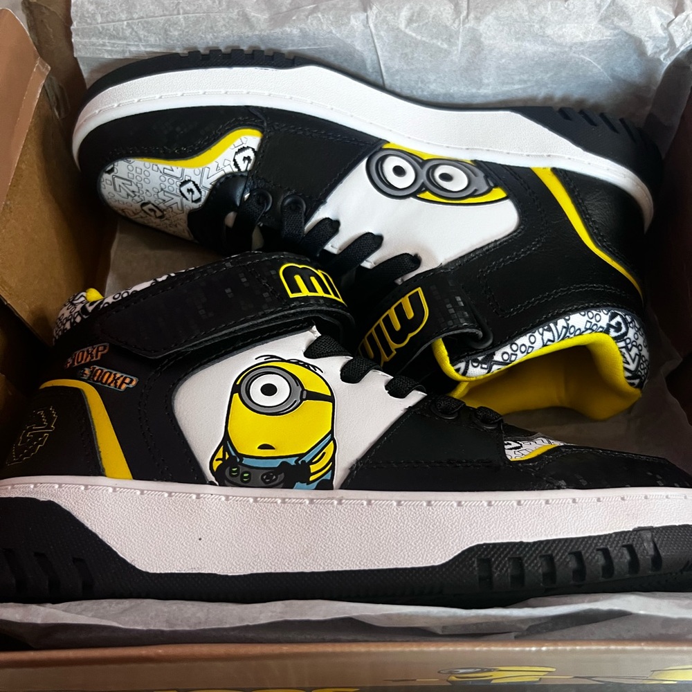 Minions Kids High Top Shoes Size 3 Yellow Black New In Box Sneakers Unisex